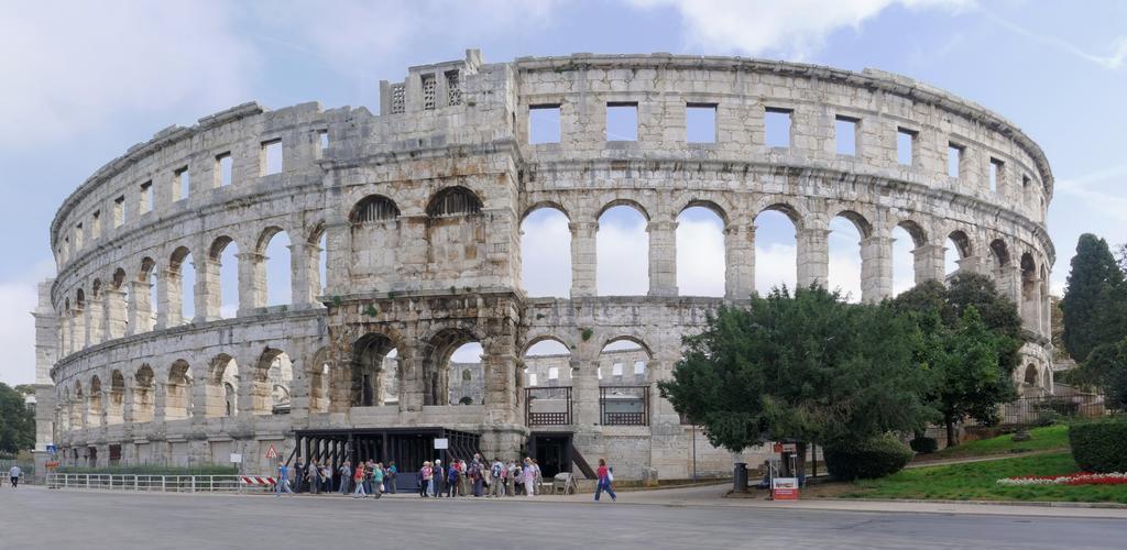 Villa Oria Pula Bagian luar foto
